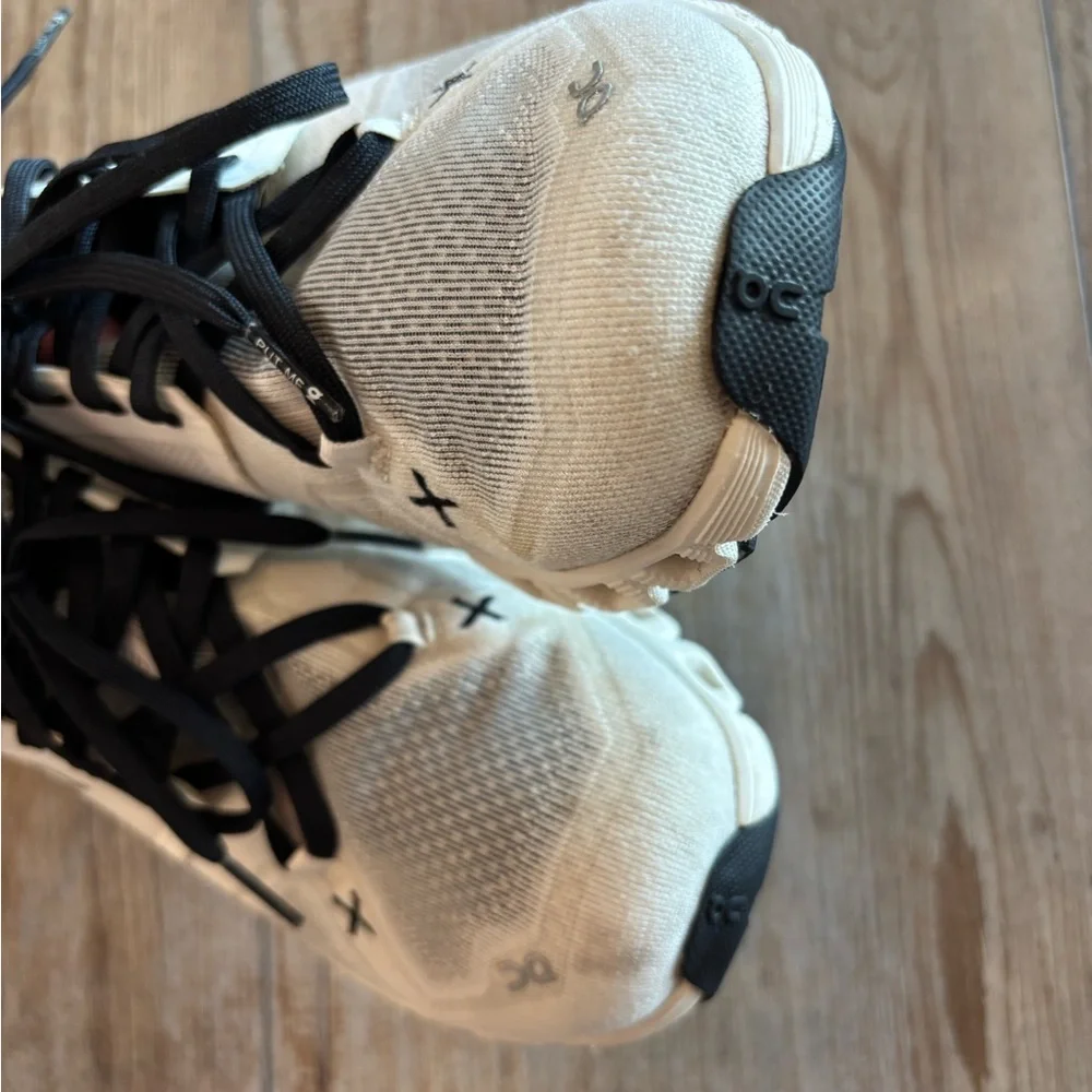 On Cloud X Running Women's Athletic Shoes in White and Black Size 6.5 - Picture 12 of 15